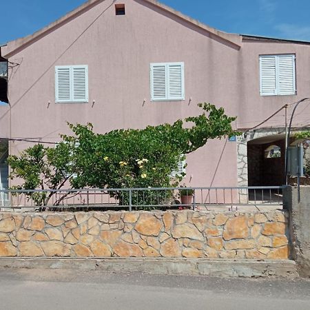 Guesthouse Eljuga Family Stari Grad  Eksteriør bilde