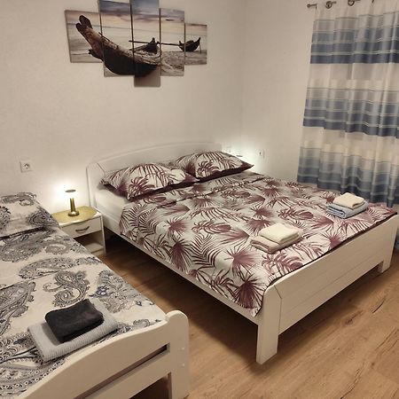 Guesthouse Eljuga Family Stari Grad  Eksteriør bilde
