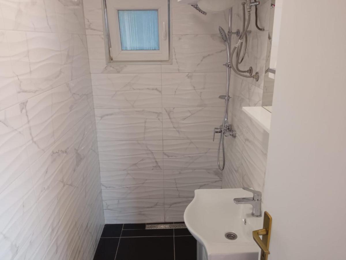 Guesthouse Eljuga Family Stari Grad  Eksteriør bilde