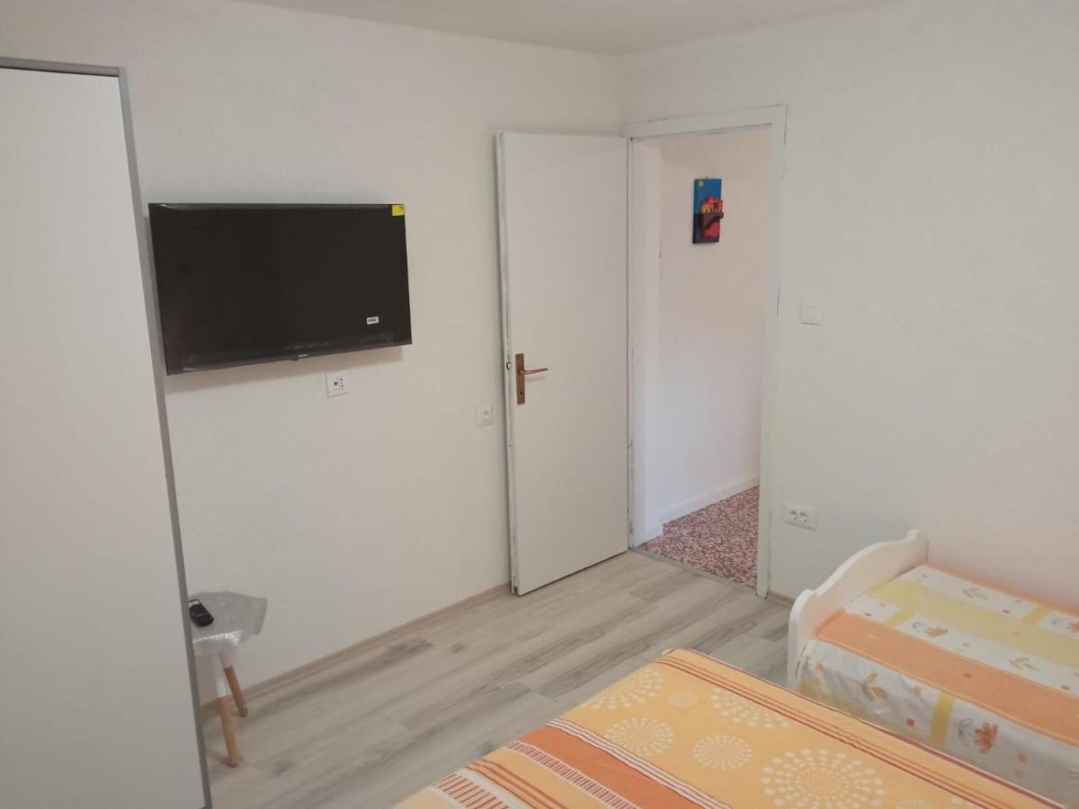 Guesthouse Eljuga Family Stari Grad  Eksteriør bilde