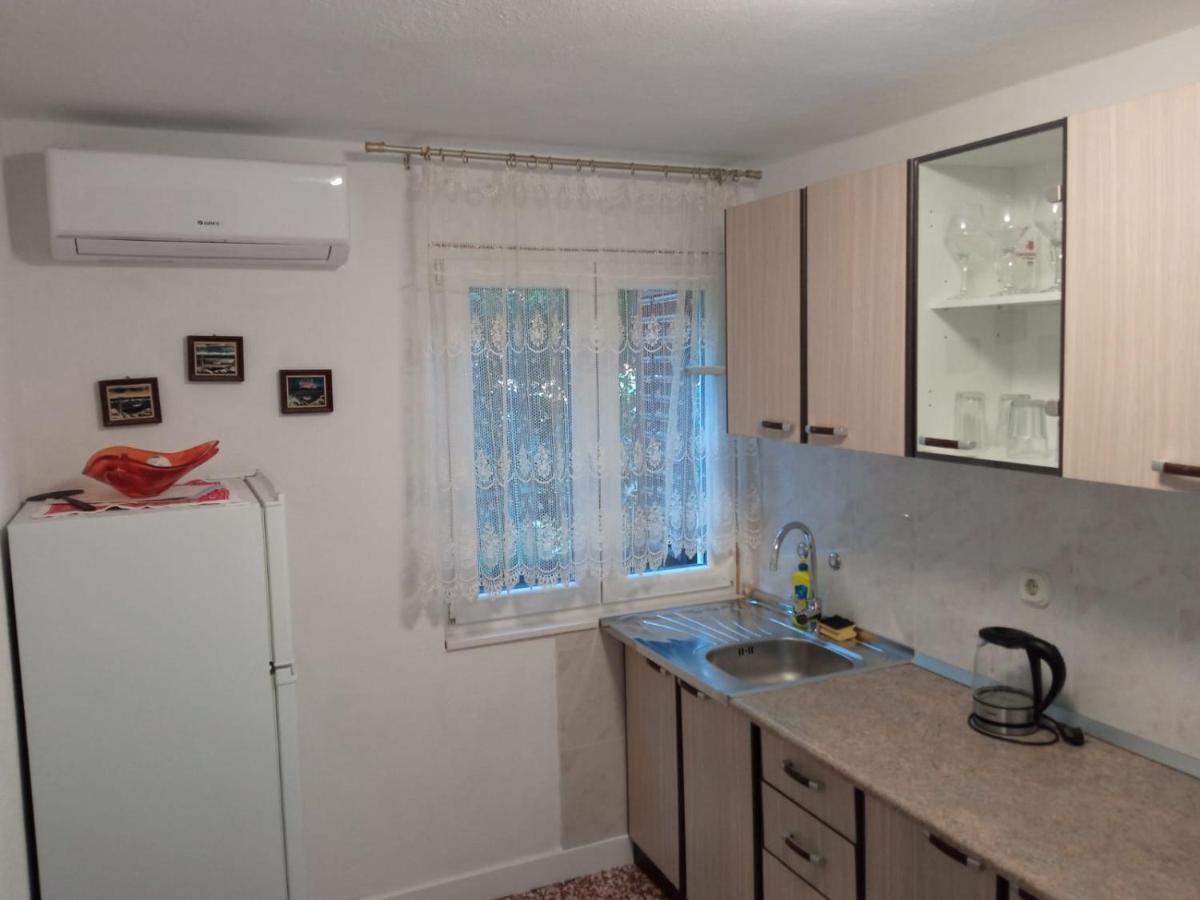Guesthouse Eljuga Family Stari Grad  Eksteriør bilde