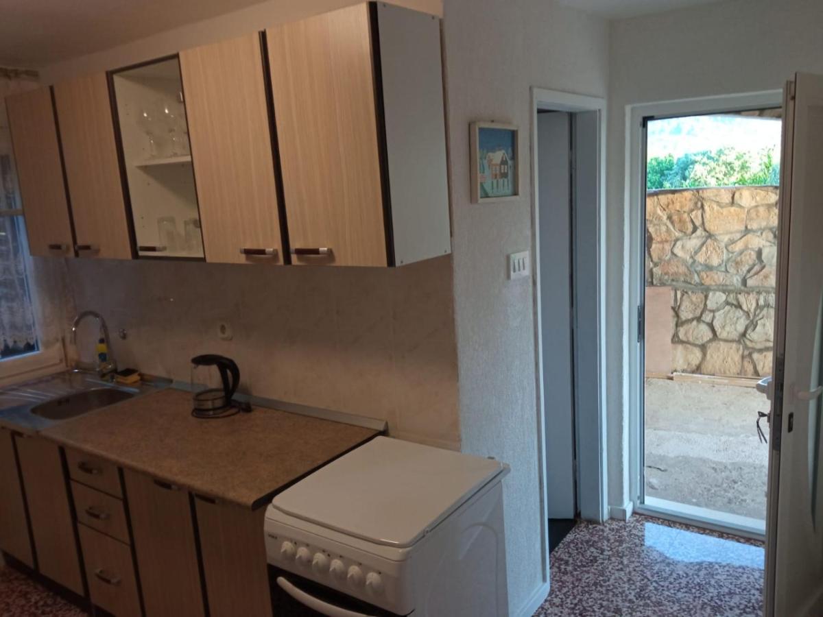 Guesthouse Eljuga Family Stari Grad  Eksteriør bilde