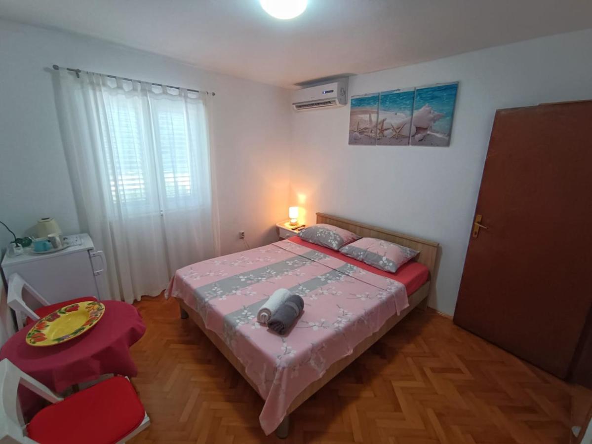 Guesthouse Eljuga Family Stari Grad  Eksteriør bilde