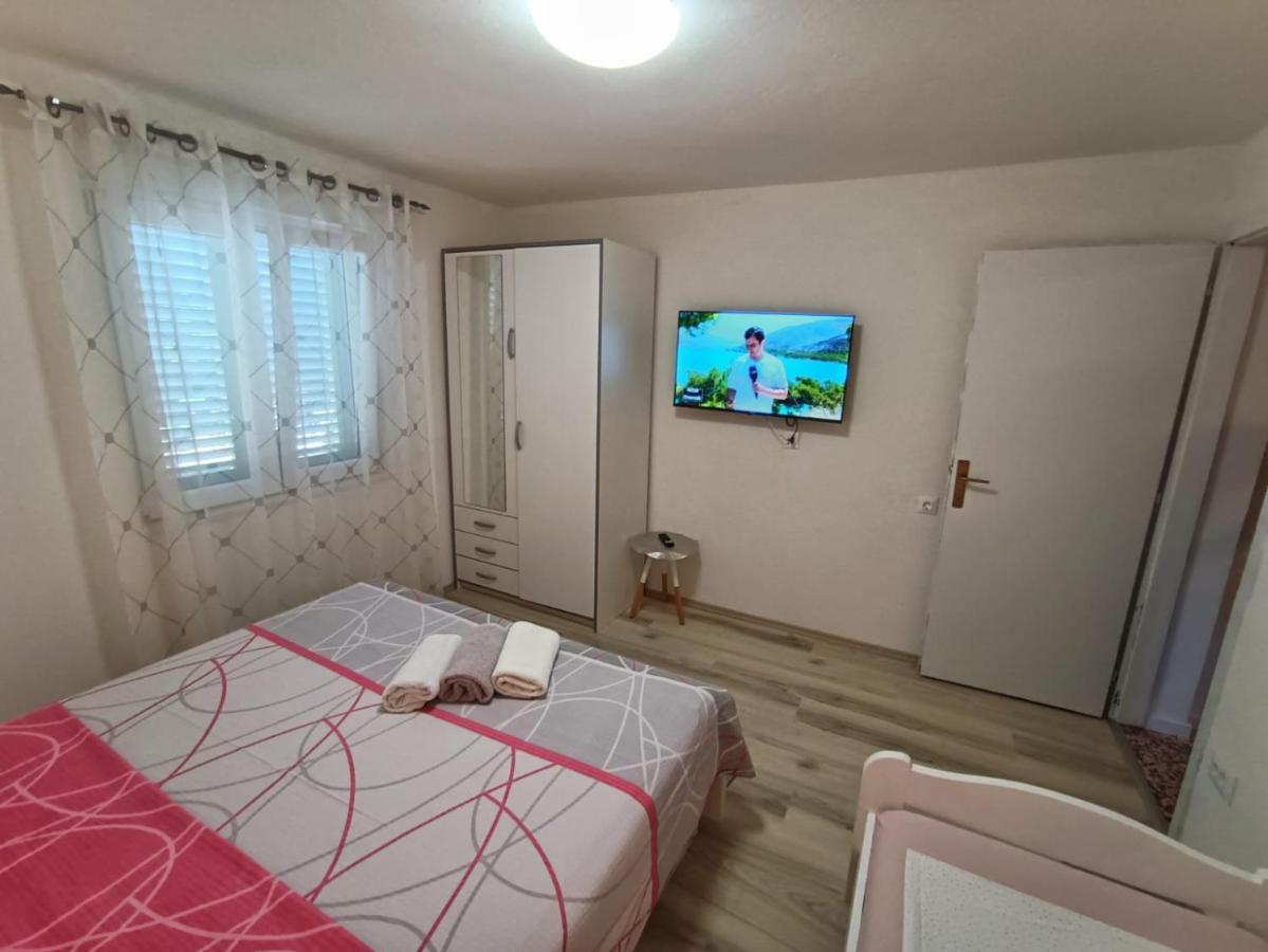 Guesthouse Eljuga Family Stari Grad  Eksteriør bilde