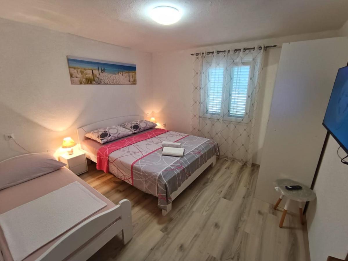 Guesthouse Eljuga Family Stari Grad  Eksteriør bilde