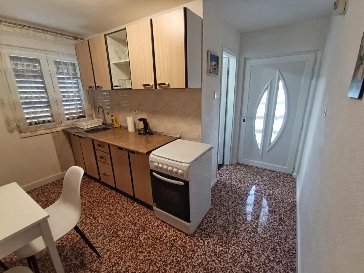 Guesthouse Eljuga Family Stari Grad  Eksteriør bilde