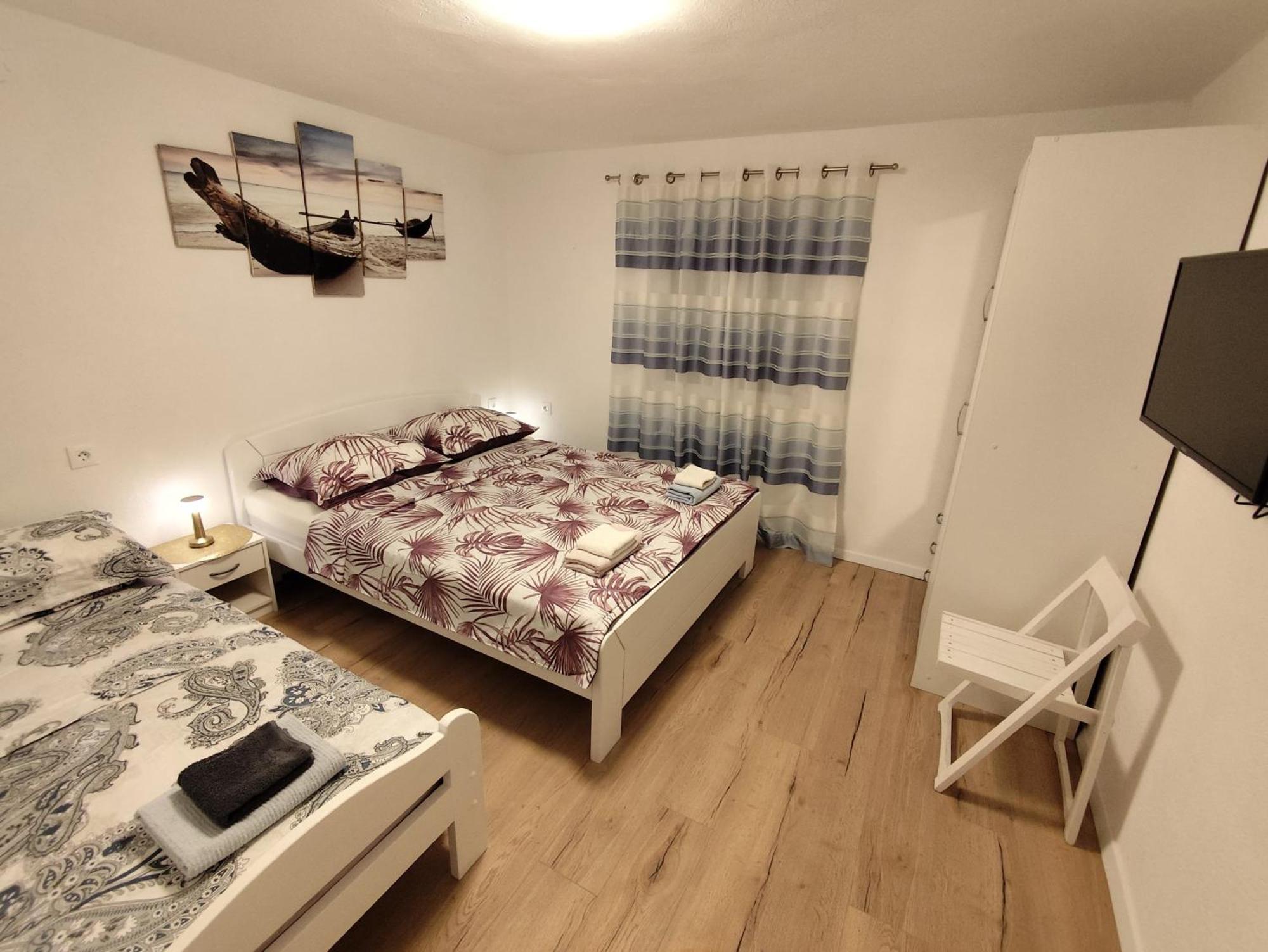 Guesthouse Eljuga Family Stari Grad  Eksteriør bilde