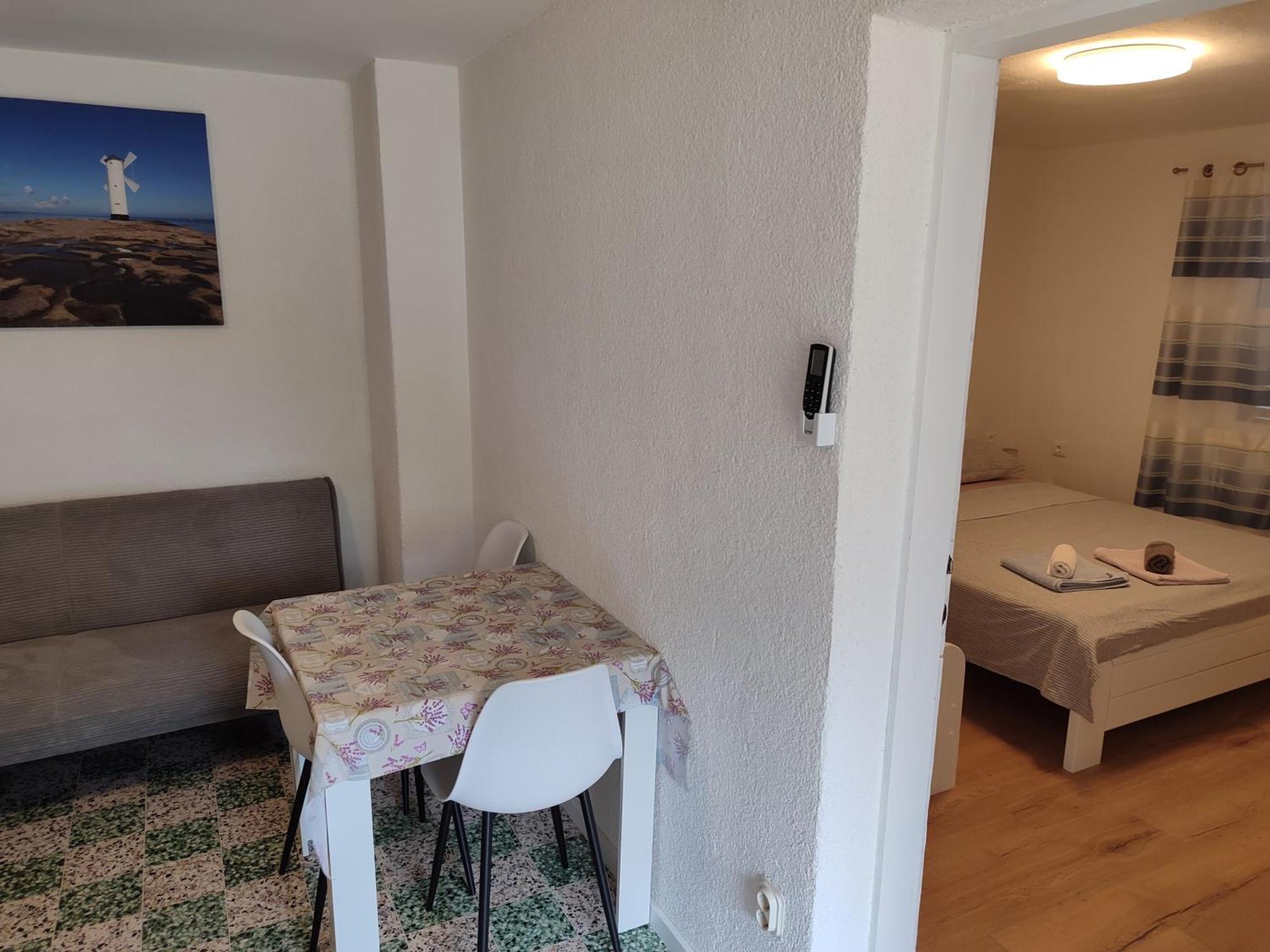 Guesthouse Eljuga Family Stari Grad  Eksteriør bilde